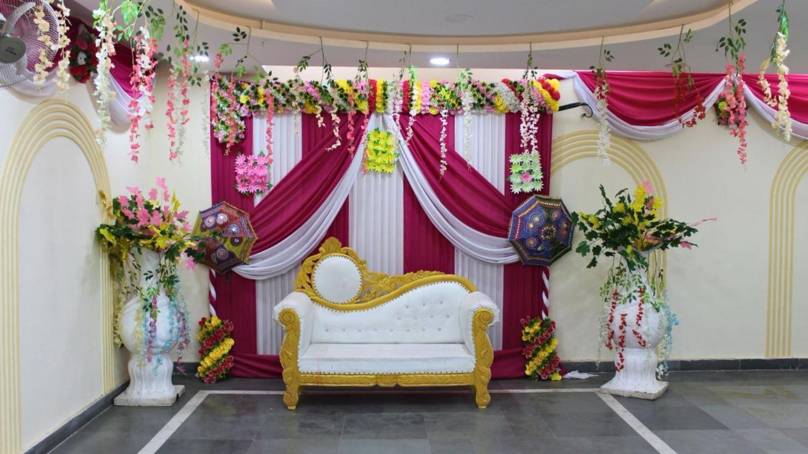 Shourya Hotel And Banquet โนอิดา ภายนอก รูปภาพ